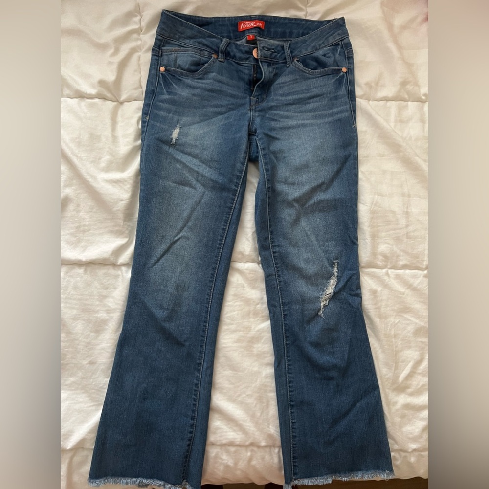 Low Rise Flare Leg Cropped Jeans, size 3